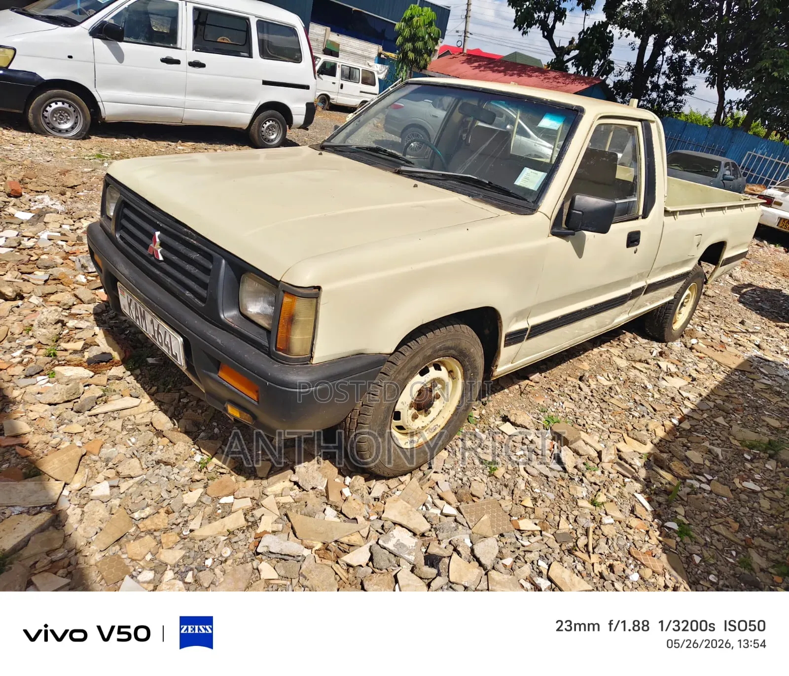Mitsubishi L200 Single Cab 2.0 1995 Yellow