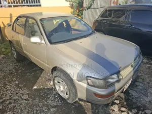 Toyota Corolla 1997 Gold