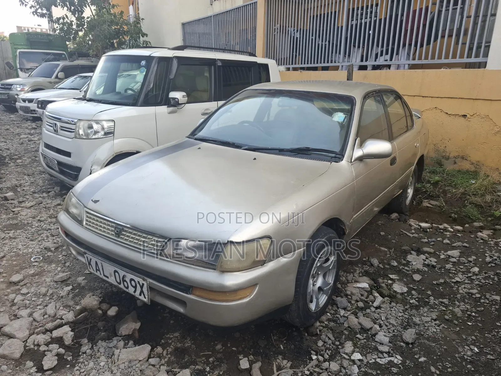 Toyota Corolla 1997 Gold