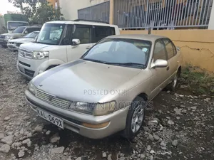 Toyota Corolla 1997 Gold