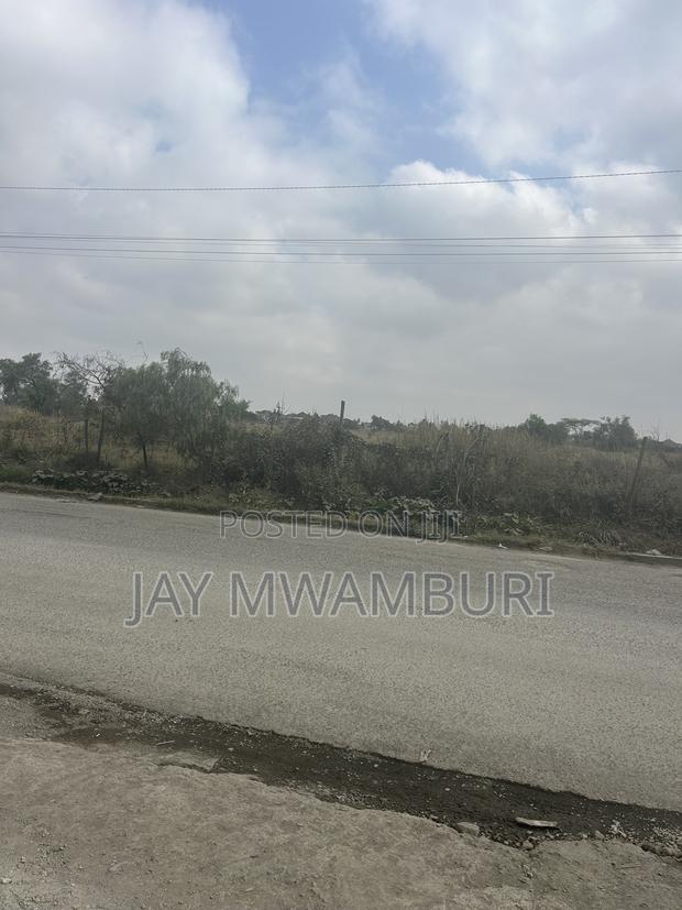 1 Acre Touching Tarmac Katani
