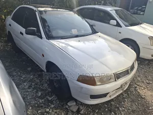 Mitsubishi Lancer 1997 White