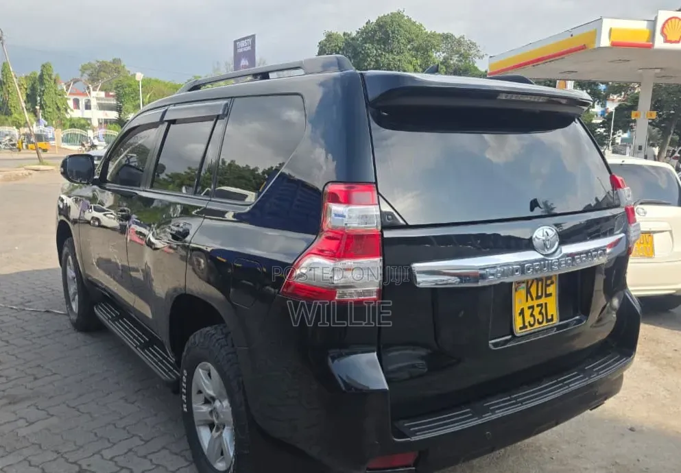 Toyota Land Cruiser Prado 2017 Black