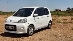 Toyota Porte 2015 White