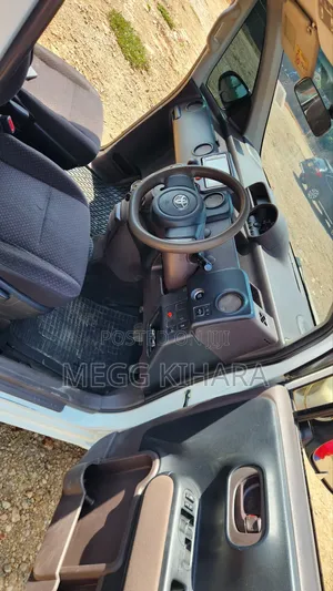 Toyota Porte 2015 White