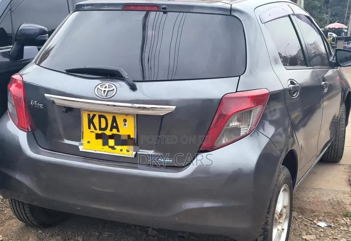 Toyota Vitz 2014 Gray