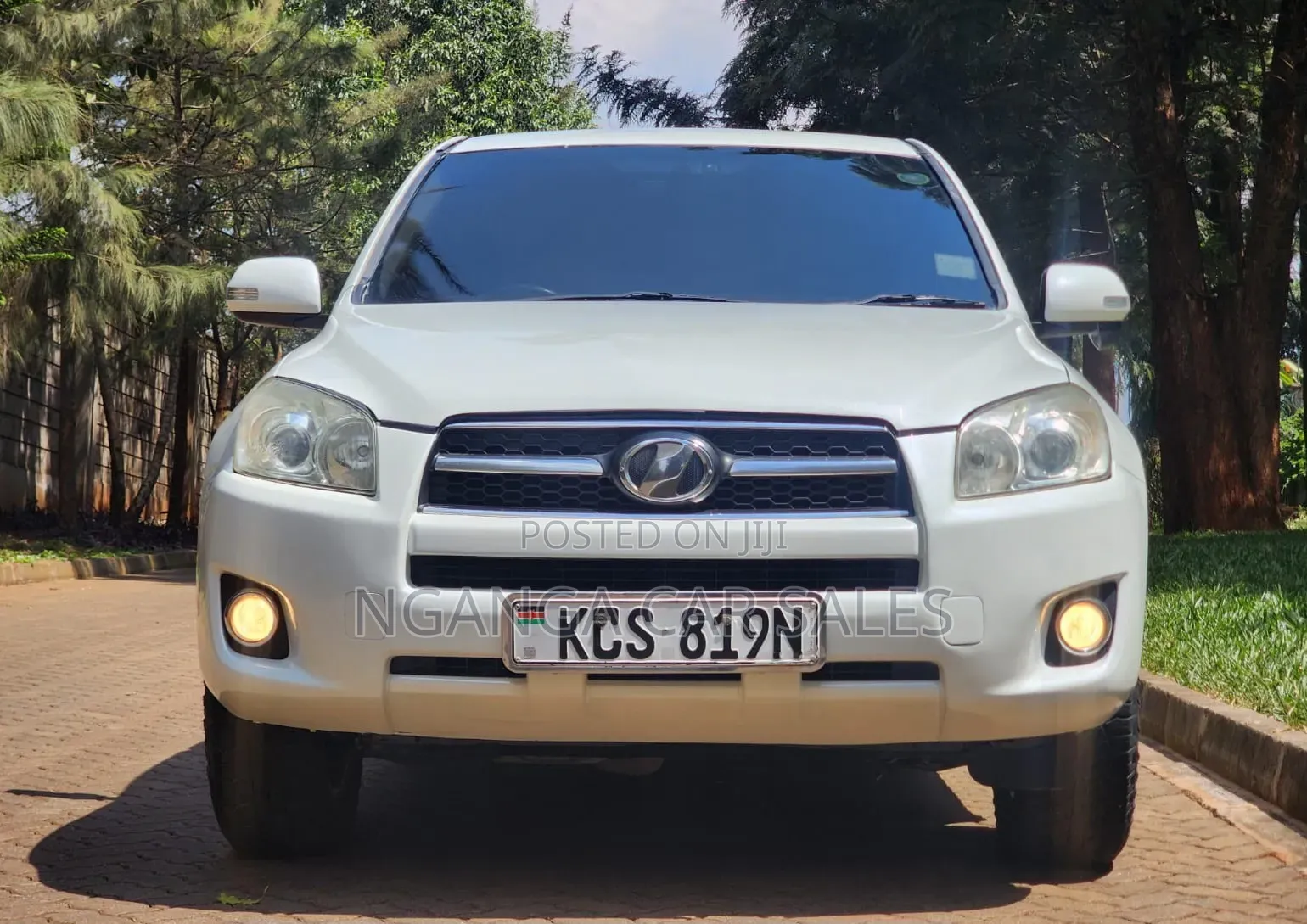 Toyota RAV4 2011 White