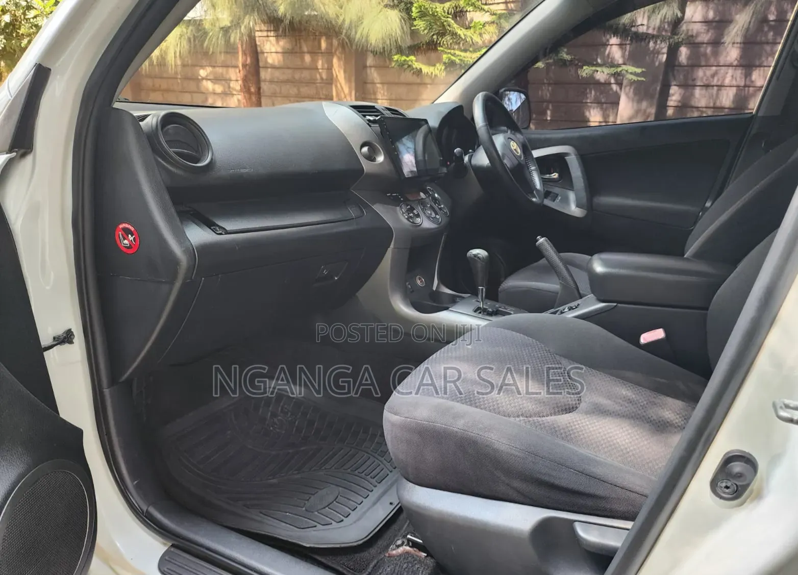 Toyota RAV4 2011 White