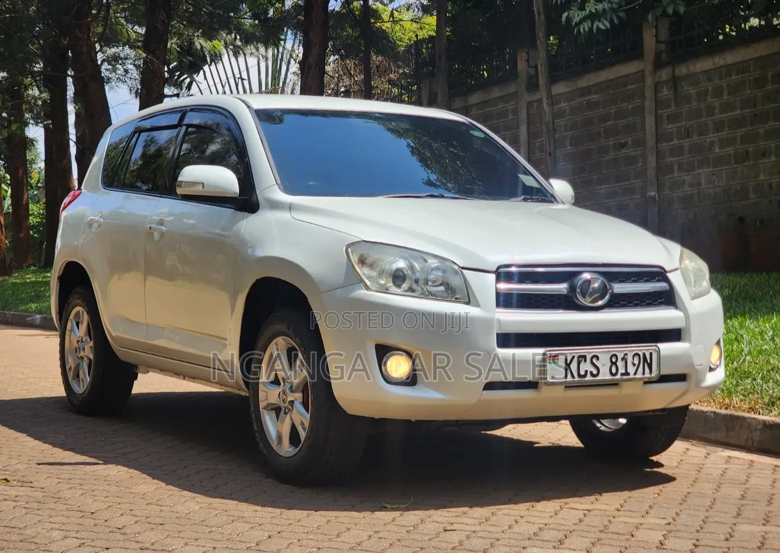 Toyota RAV4 2011 White