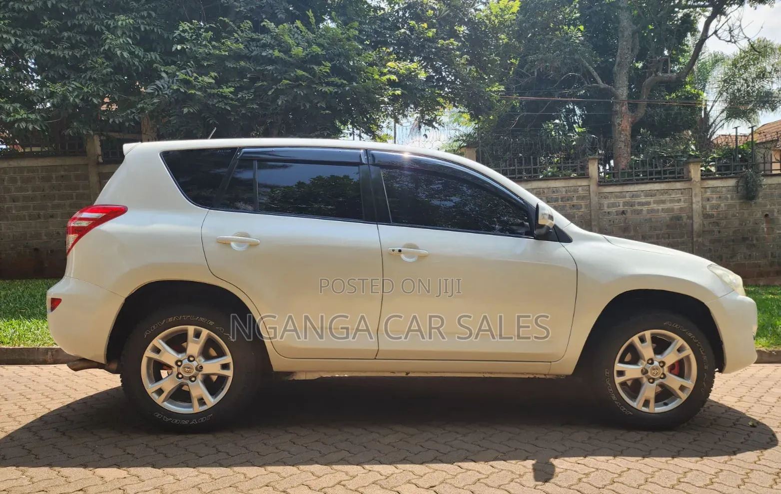 Toyota RAV4 2011 White