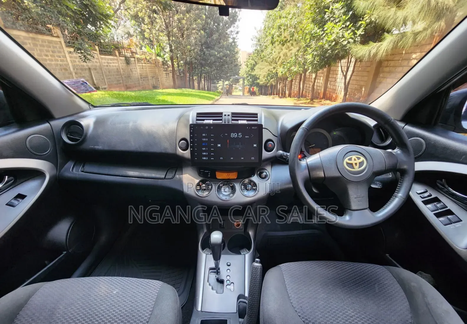 Toyota RAV4 2011 White