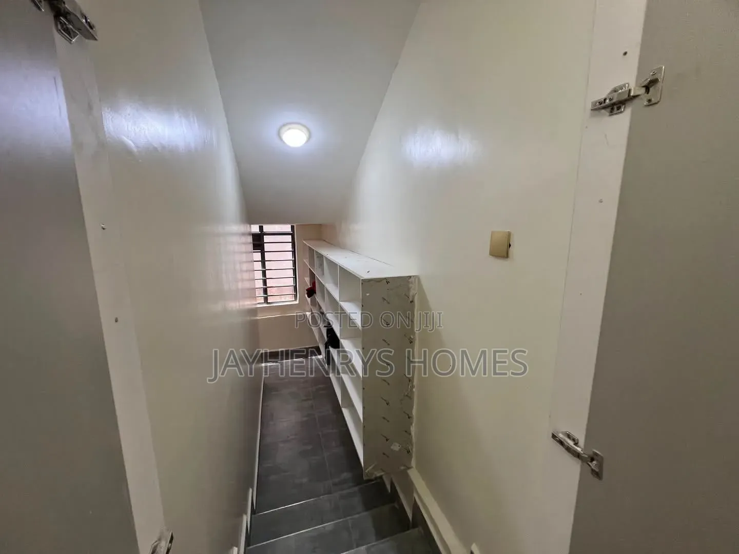 5bdrm House in Mugutha, Kimbo for sale