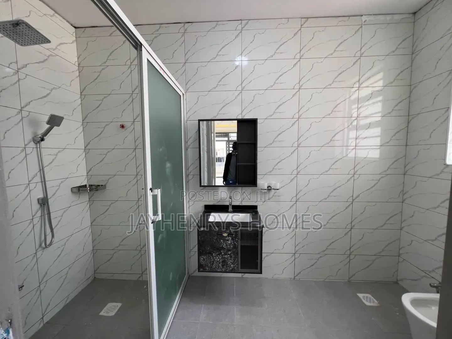5bdrm House in Mugutha, Kimbo for sale