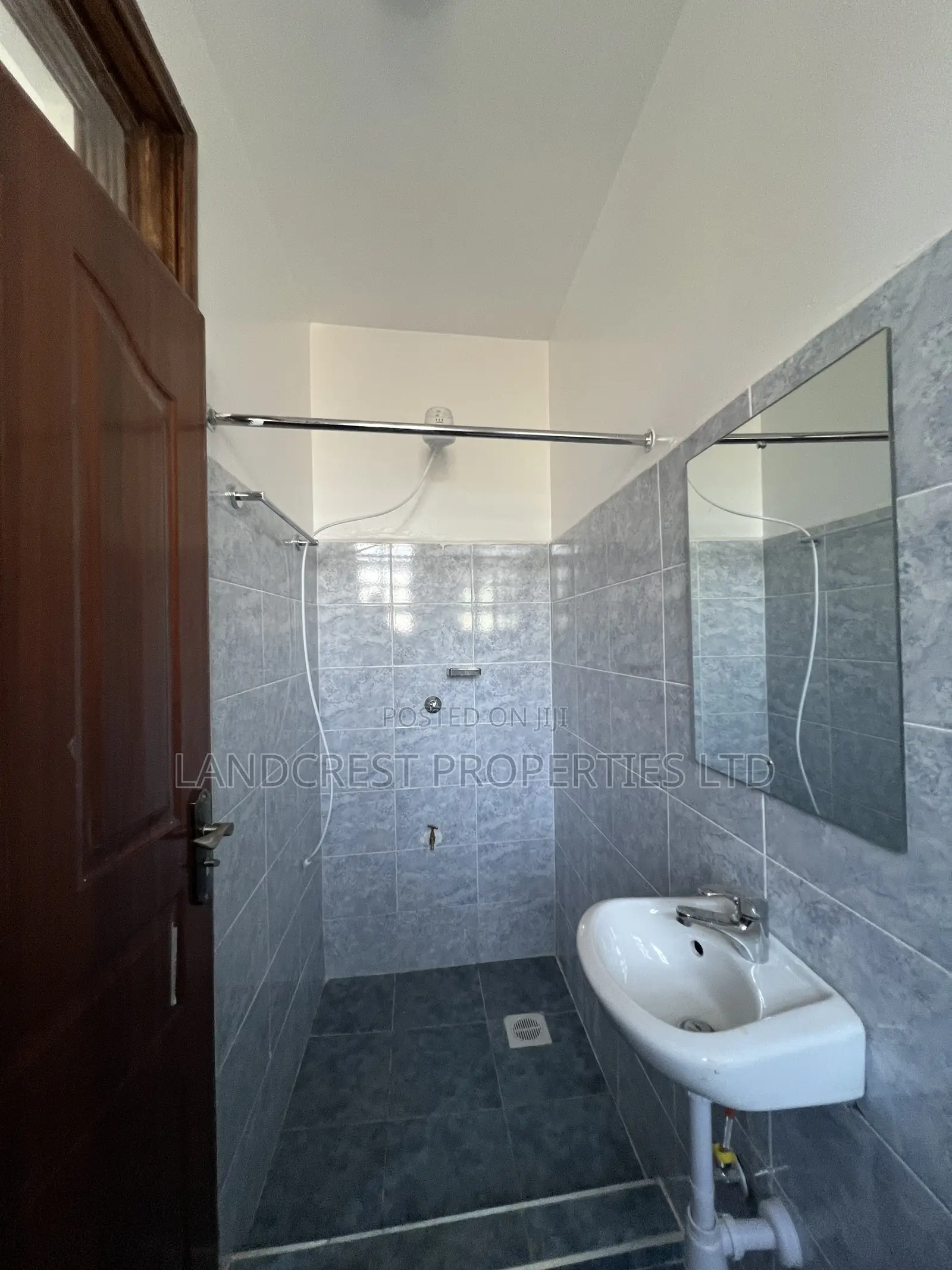 2bdrm Apartment in Zambezi/Sigona for rent