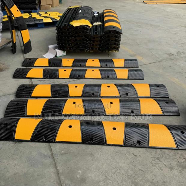 High Quality Reflective Rubber Speed Bump - thumbnail 2
