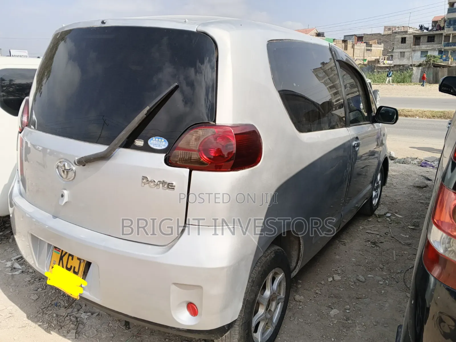 Toyota Porte 2013 Silver