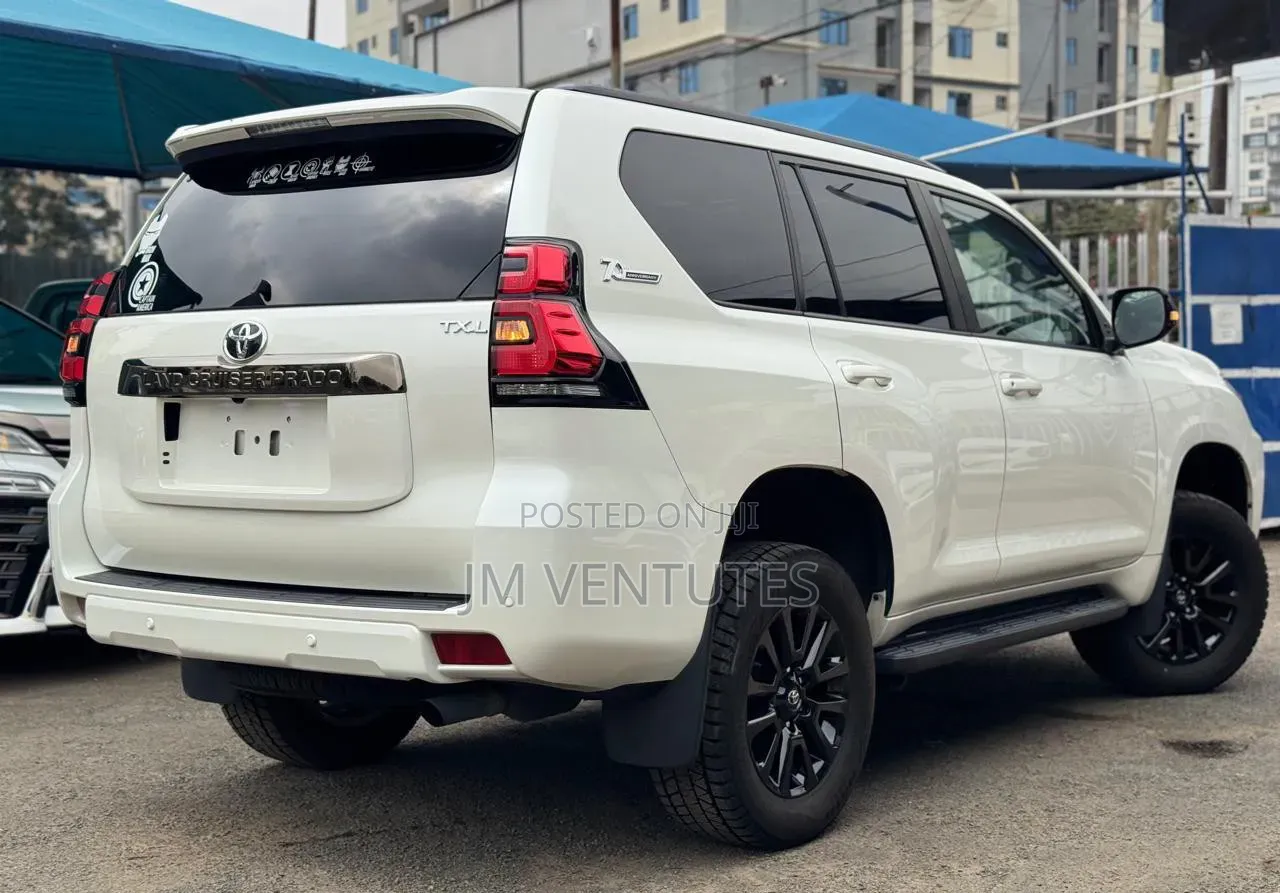 Toyota Land Cruiser Prado 2021 White