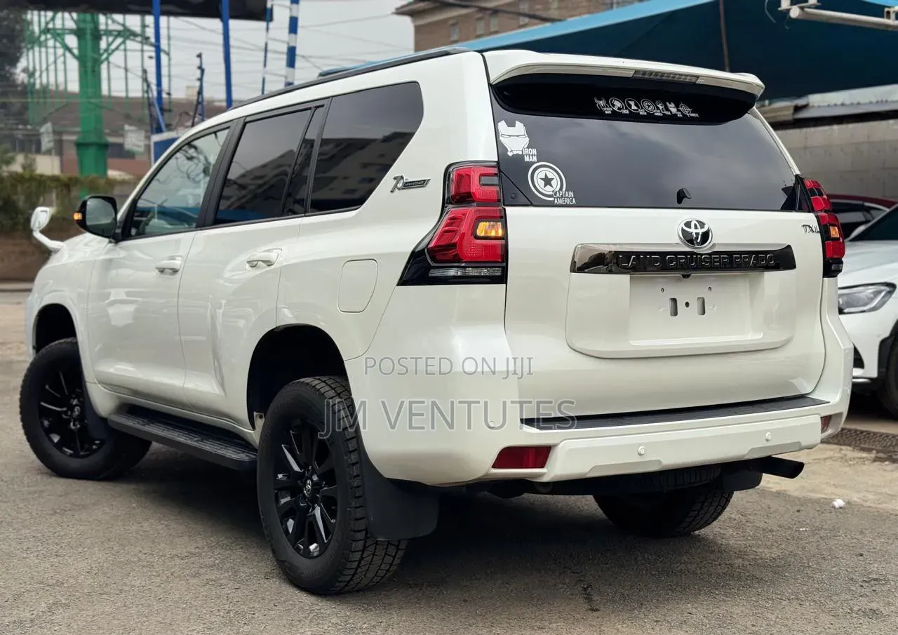 Toyota Land Cruiser Prado 2021 White