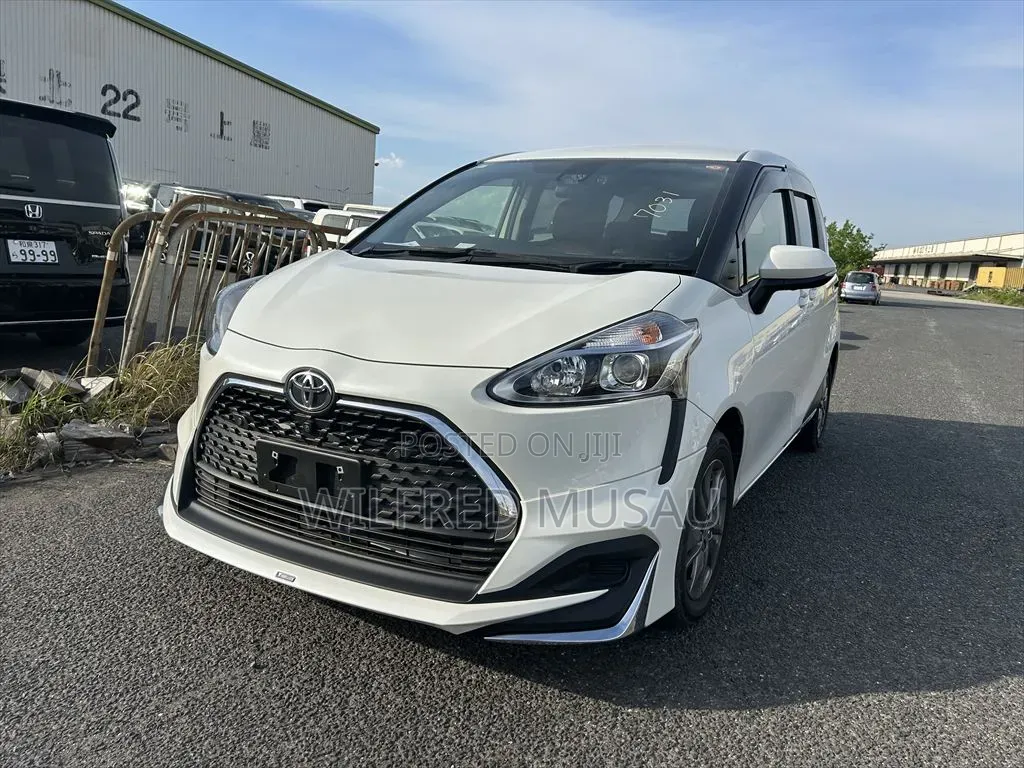 Toyota Sienta 2020 White