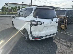 Toyota Sienta 2020 White