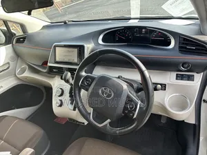 Toyota Sienta 2020 White
