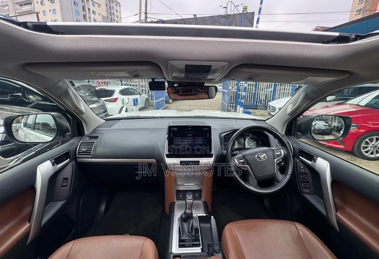 Toyota Land Cruiser Prado 2021 White