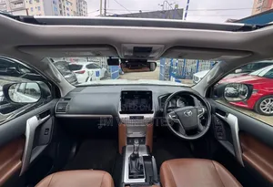 Toyota Land Cruiser Prado 2021 White