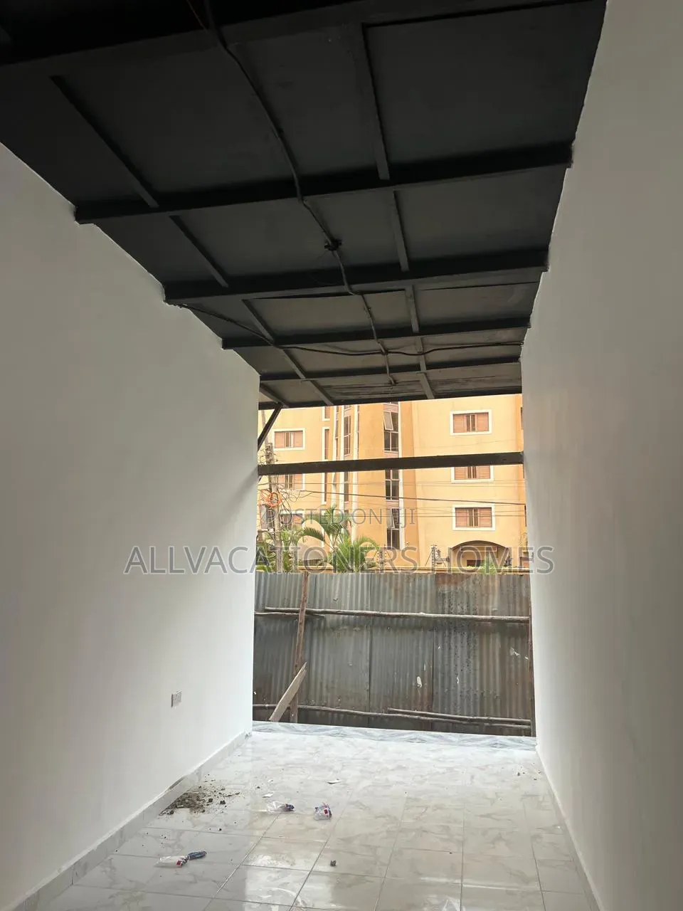 Prime Upmarket Retail Shop Space at Valley Arcade (/Mo)