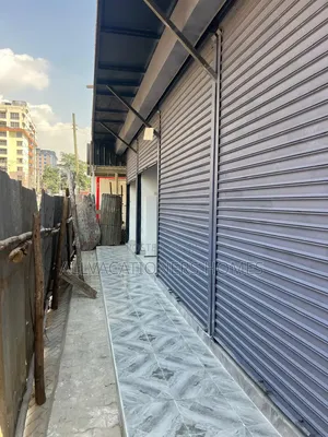 Prime Upmarket Retail Shop Space at Valley Arcade (/Mo)
