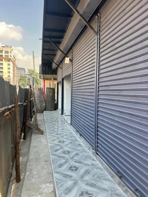 Prime Upmarket Retail Shop Space at Valley Arcade (/Mo)