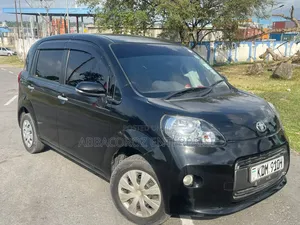 Toyota Porte 2017 Black