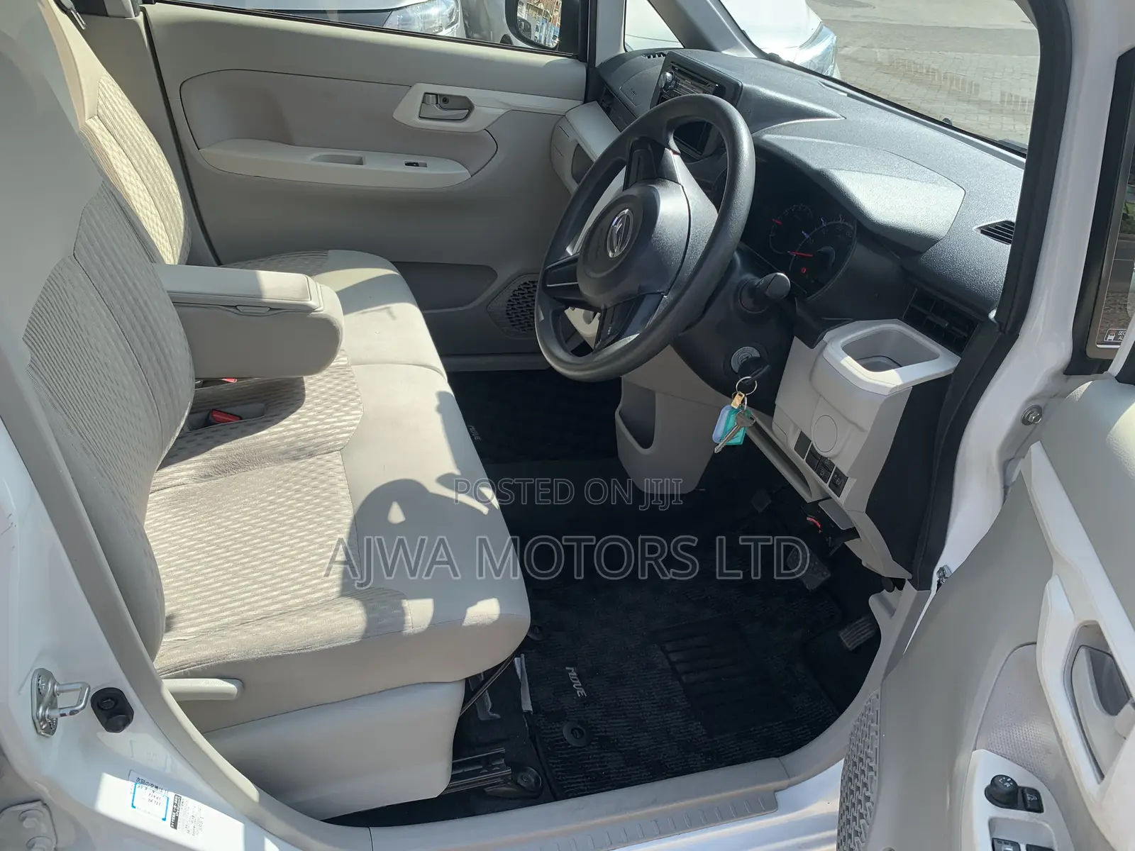 Daihatsu Move 2021 White