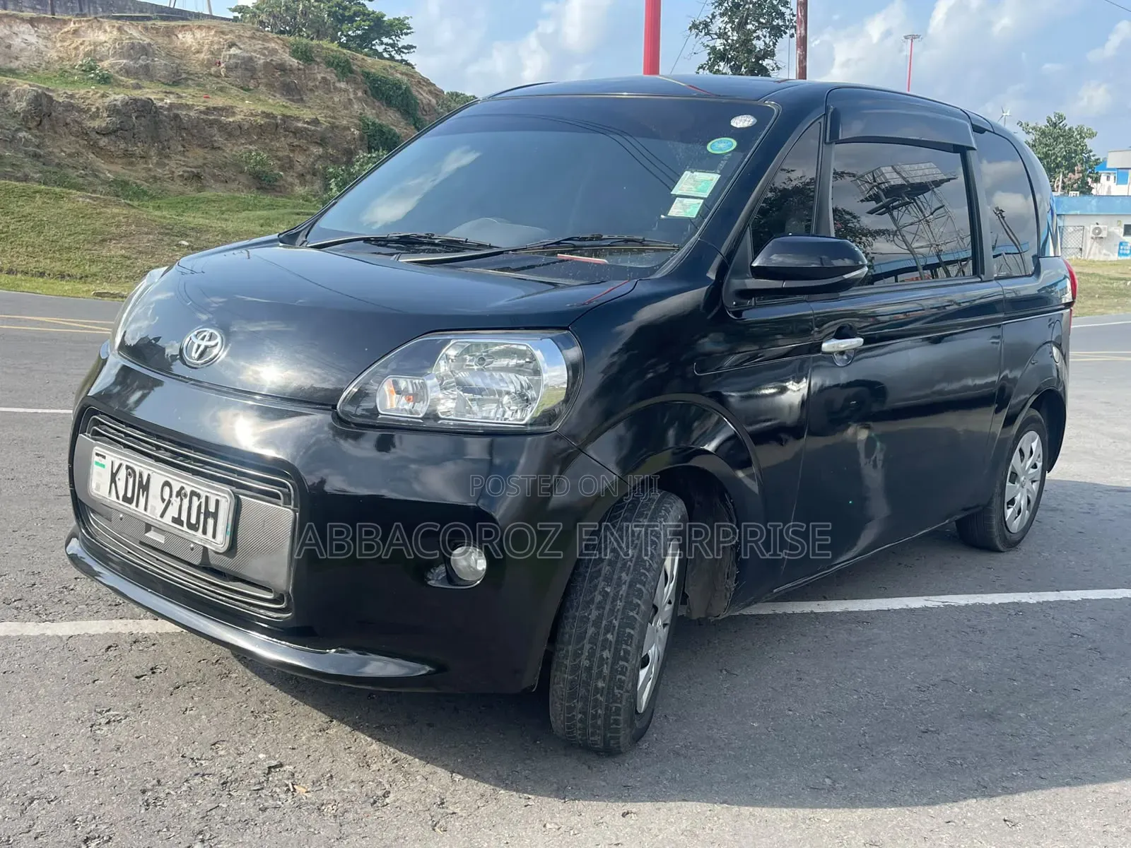 Toyota Porte 2017 Black