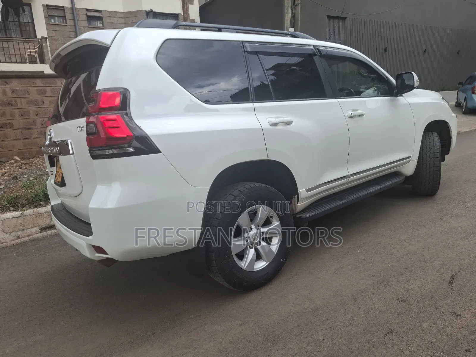 Toyota Land Cruiser Prado 2019 White