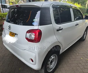 Toyota Passo 2017 White