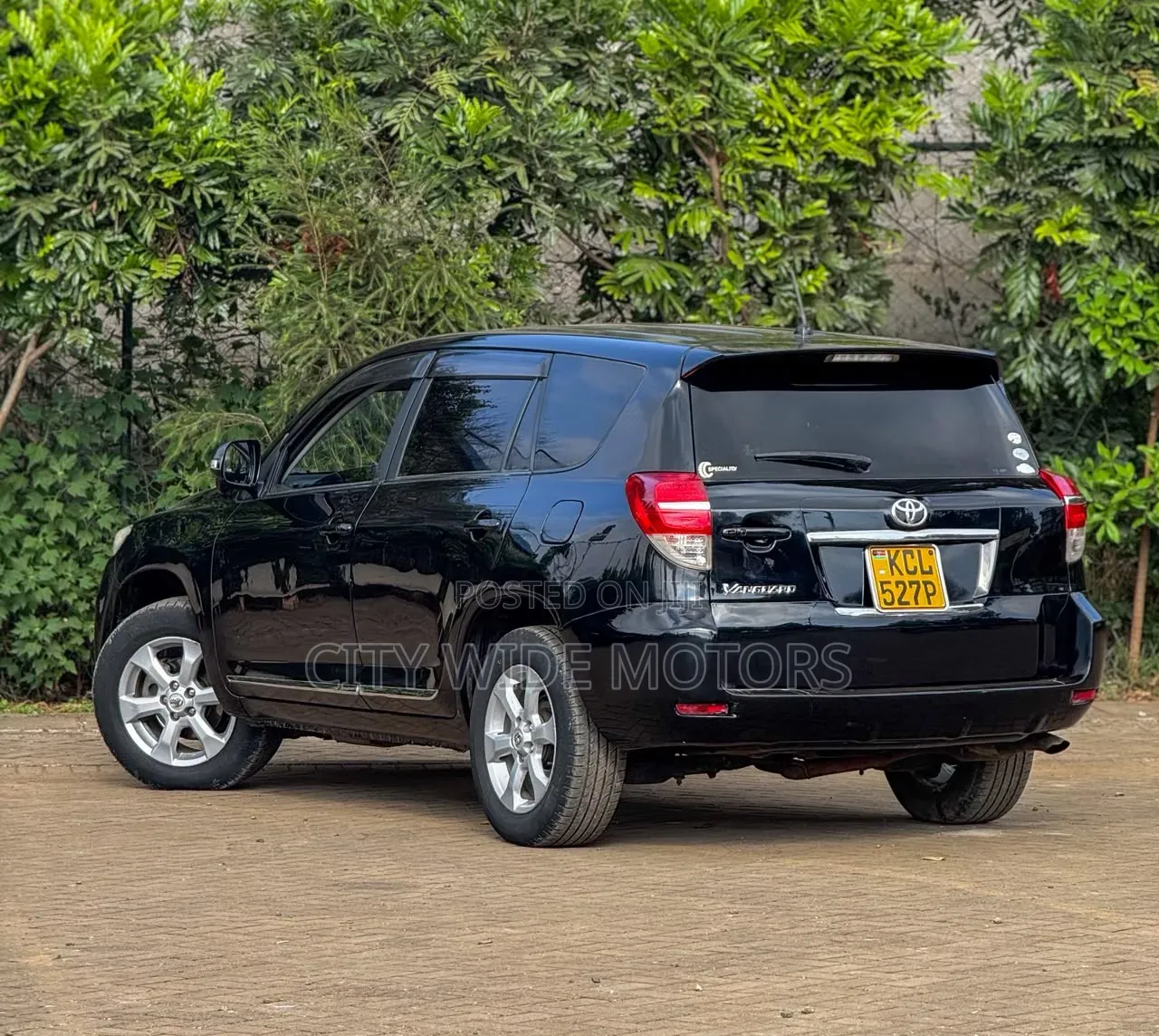 Toyota Vanguard 2010 Black