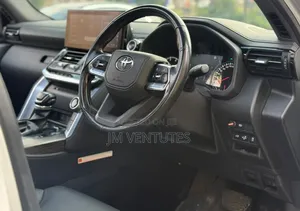 Toyota Land Cruiser 2022 Silver