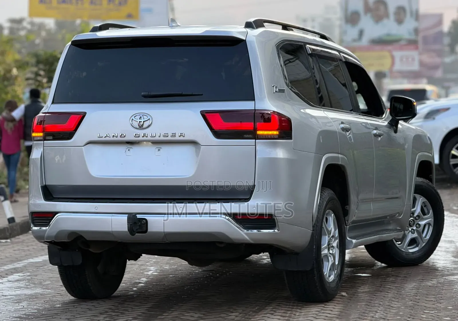 Toyota Land Cruiser 2022 Silver