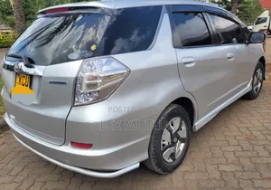 Honda Fit Shuttle 2014 Silver