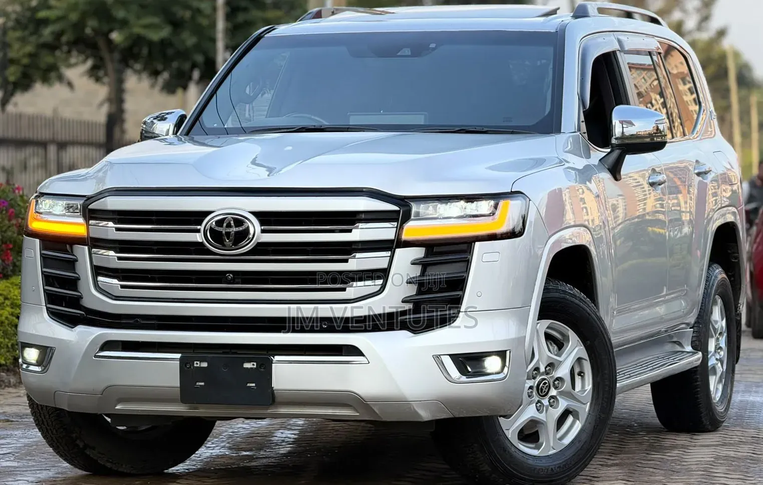 Toyota Land Cruiser 2022 Silver