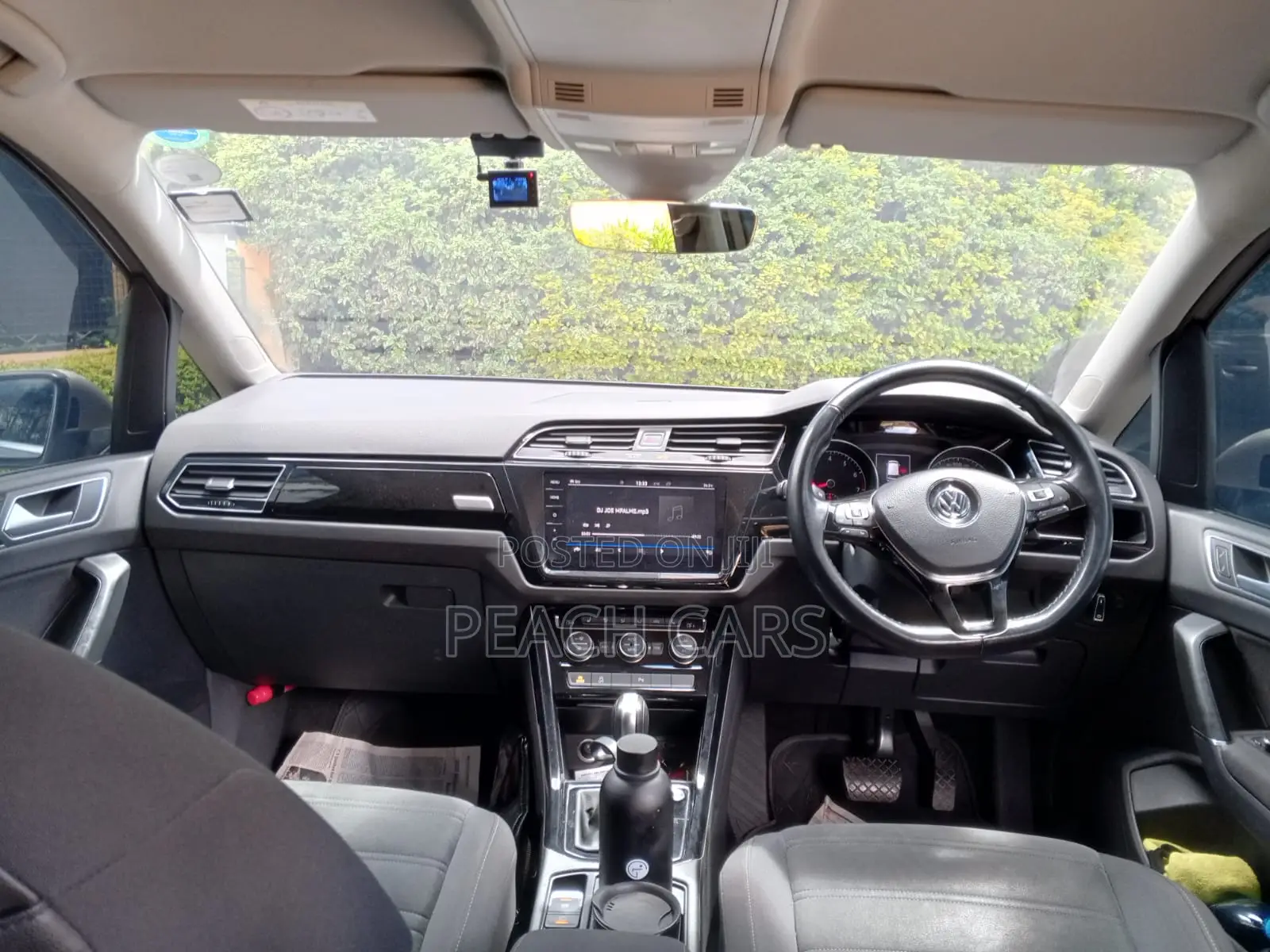 Volkswagen Touran 2018 Gold