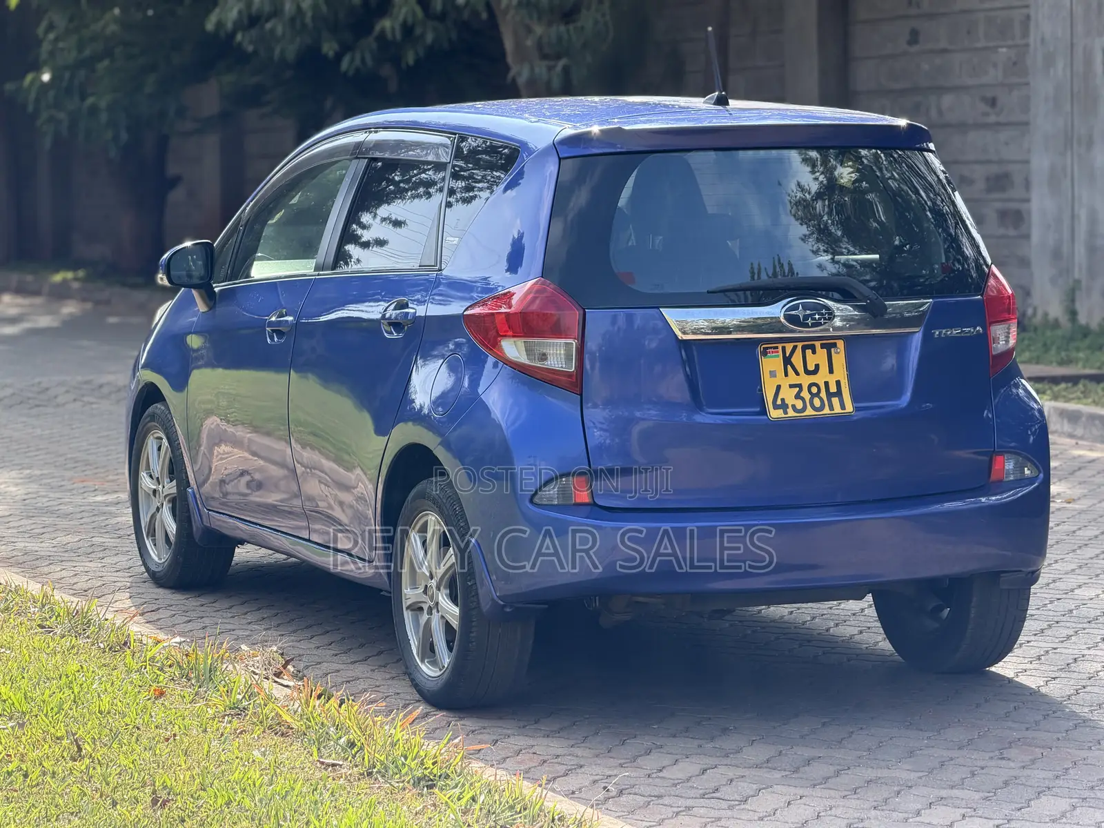 Subaru Trezia 2011 Blue