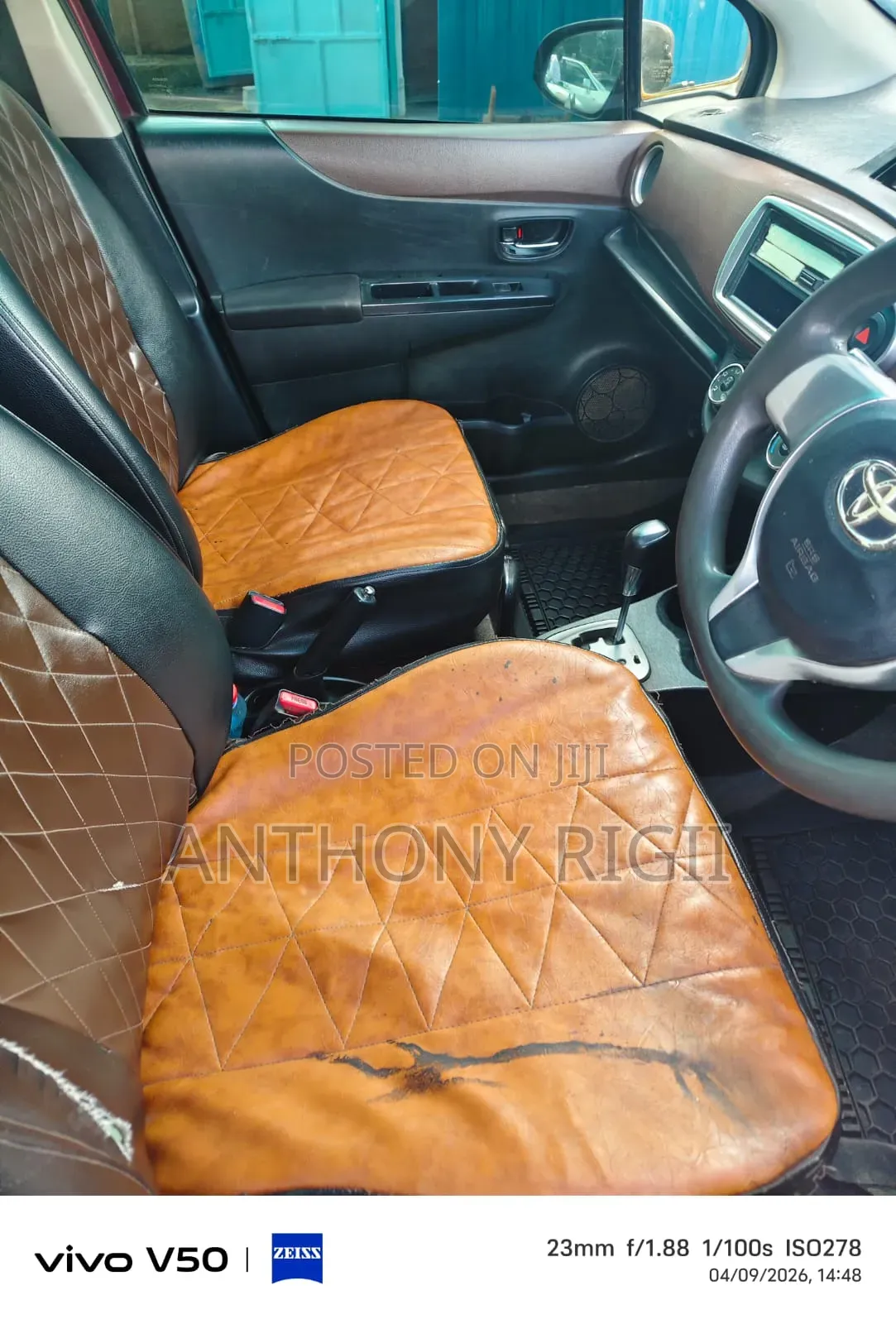 Toyota Vitz 1.0 FWD 5dr 2012 Burgundy
