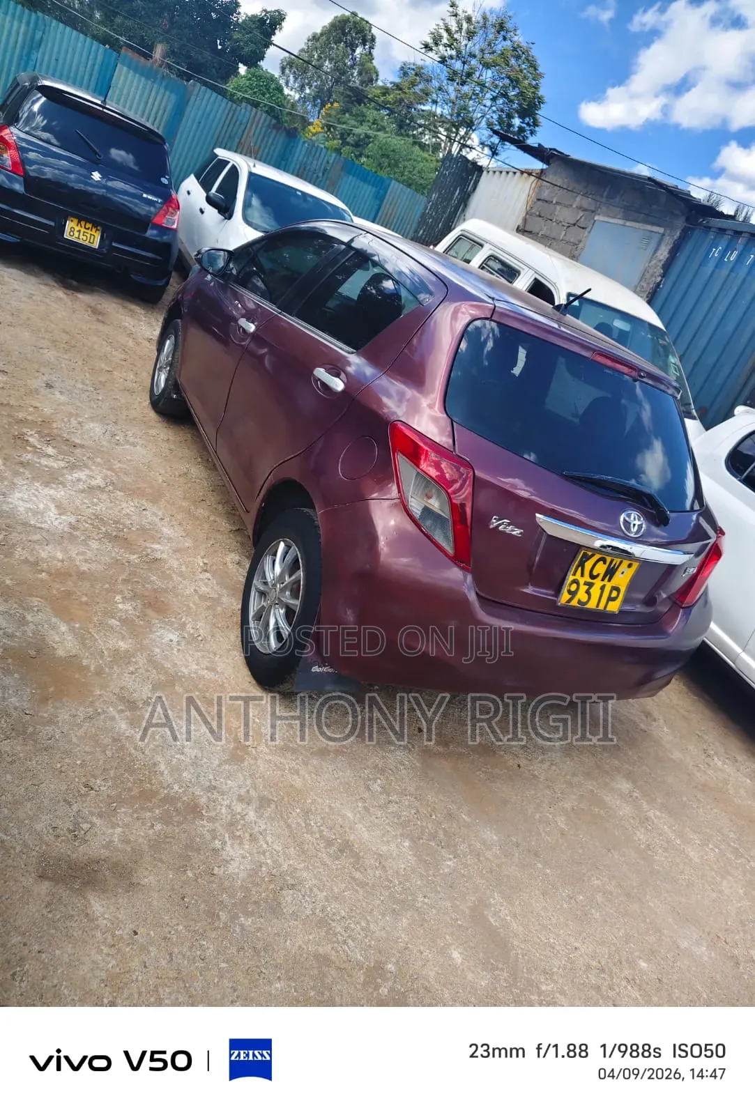 Toyota Vitz 1.0 FWD 5dr 2012 Burgundy