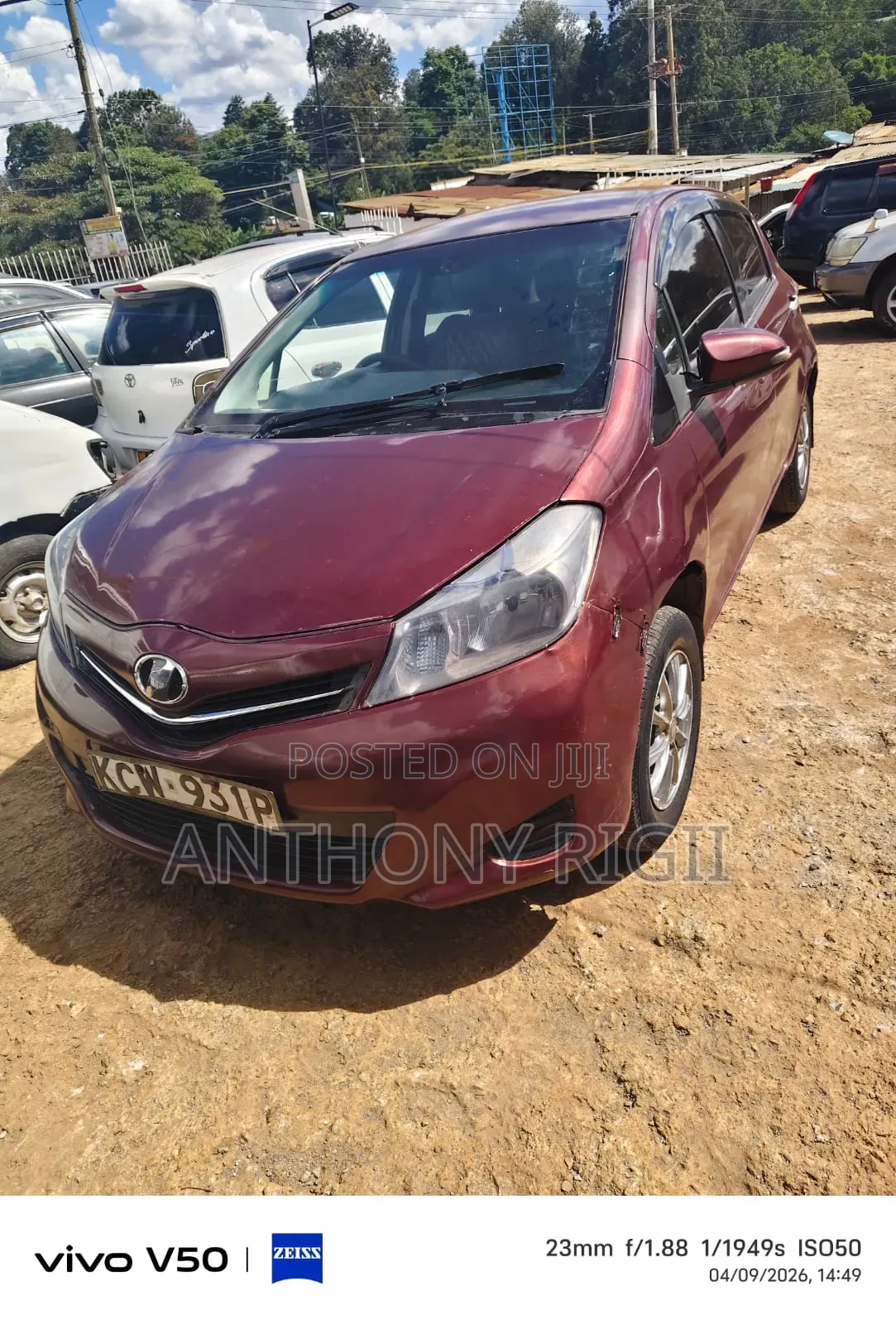 Toyota Vitz 1.0 FWD 5dr 2012 Burgundy