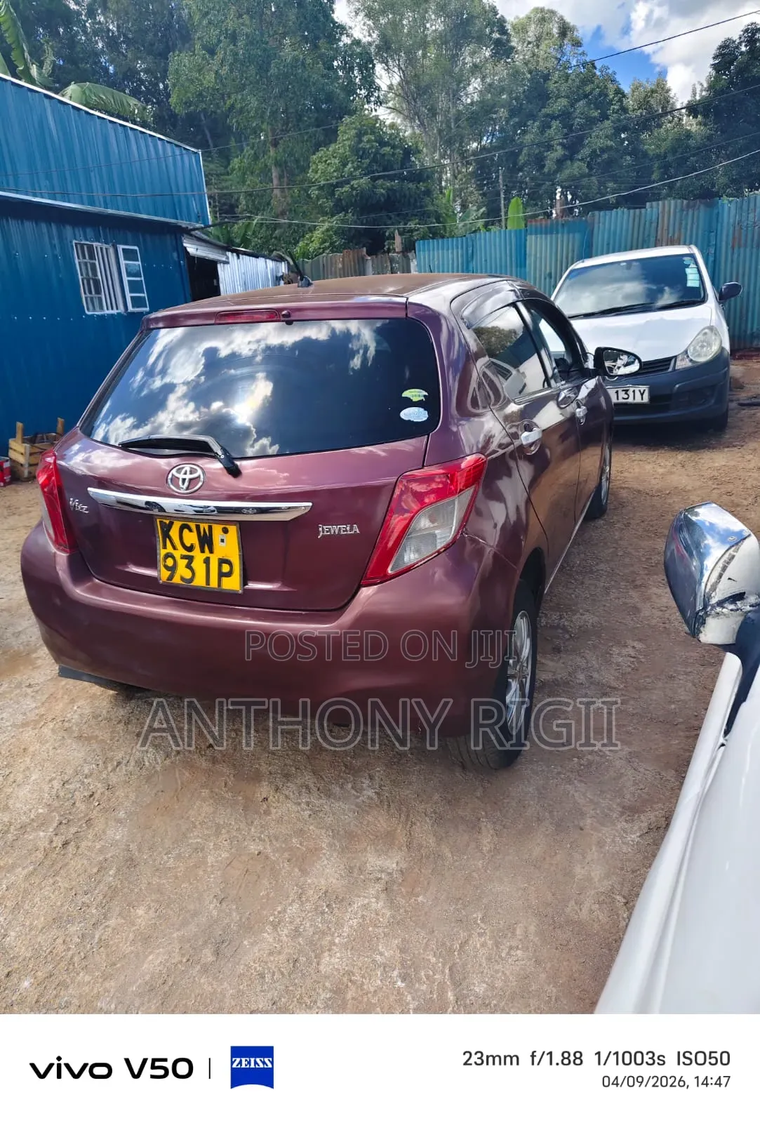 Toyota Vitz 1.0 FWD 5dr 2012 Burgundy