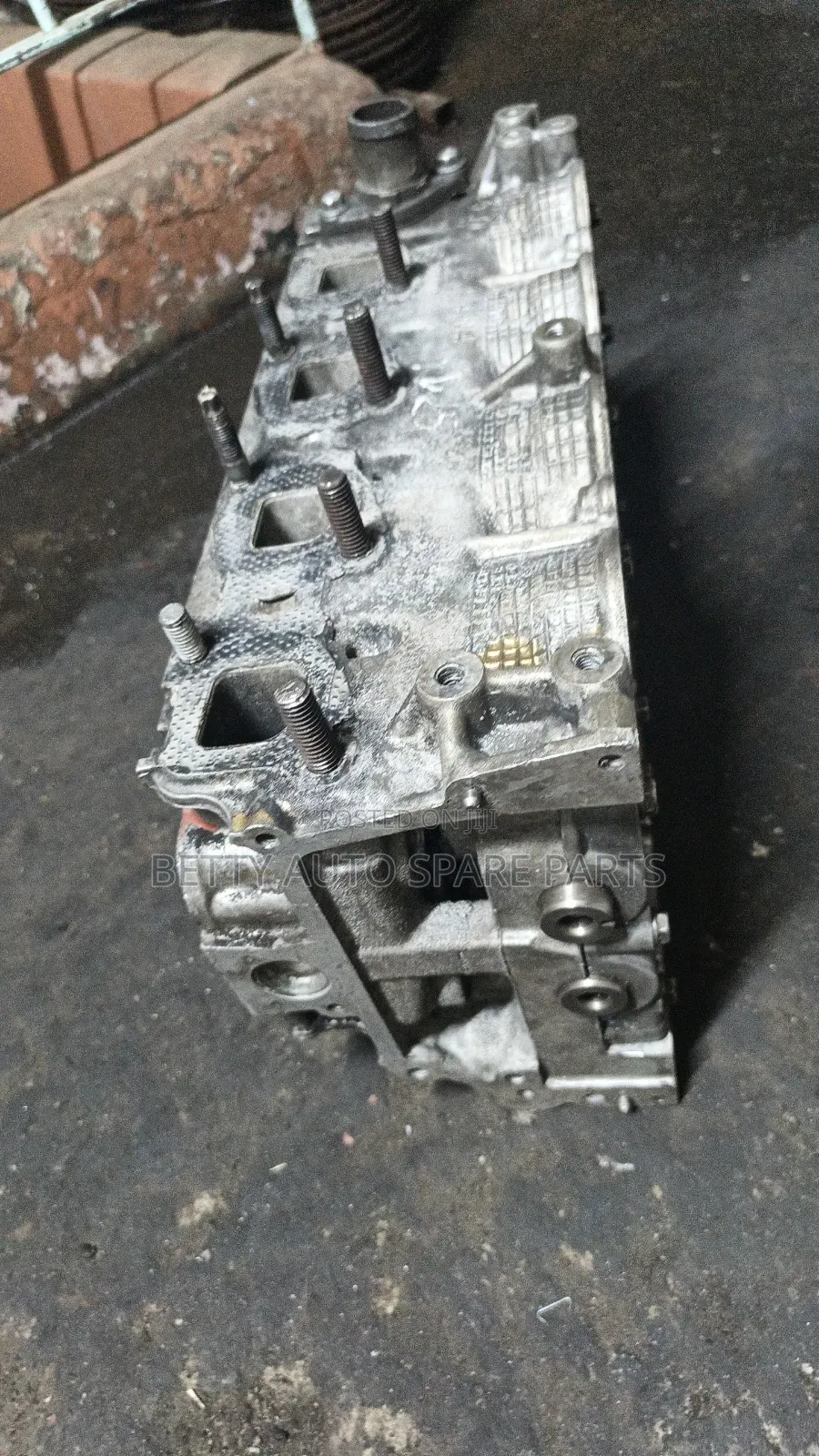Nissan Navara Cylinder Head
