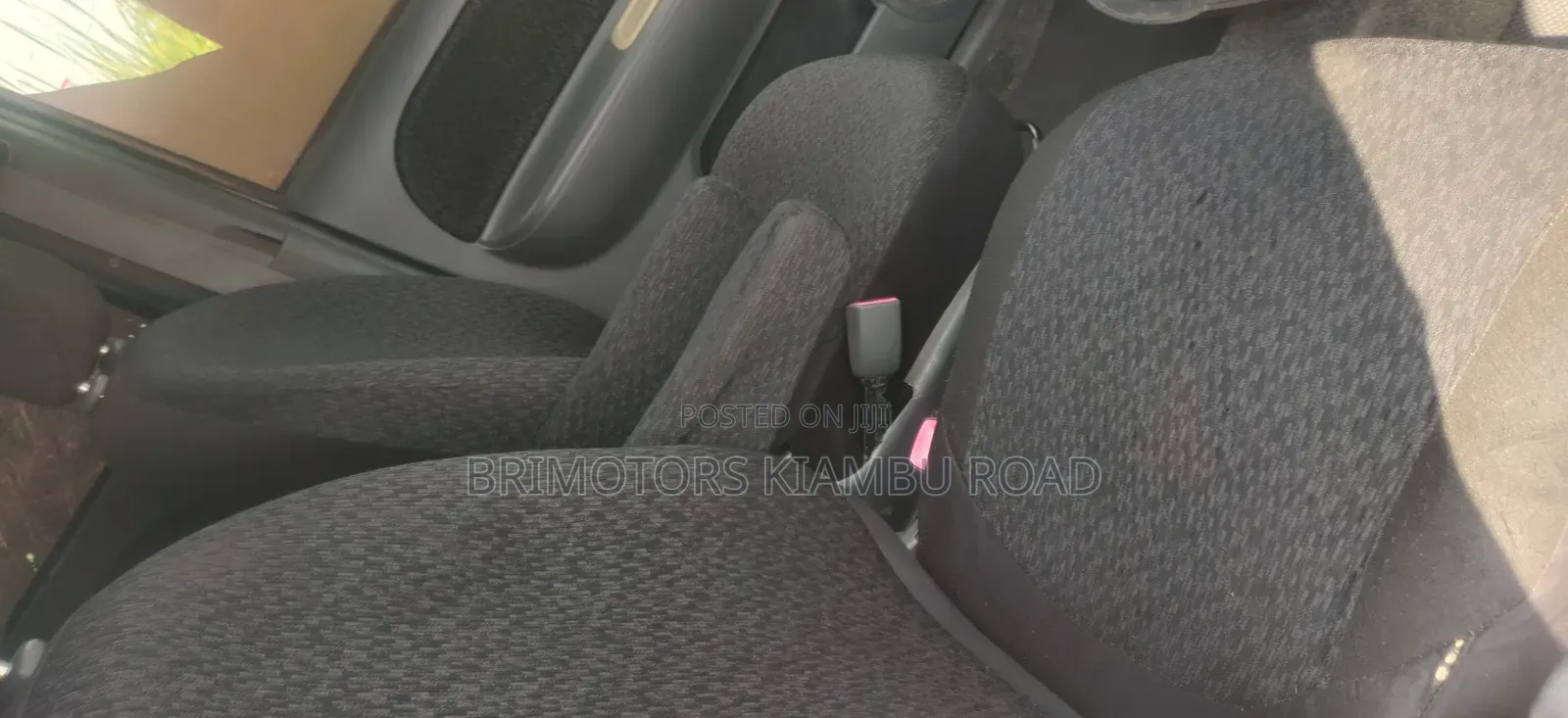 Toyota Sienta 2012 Silver