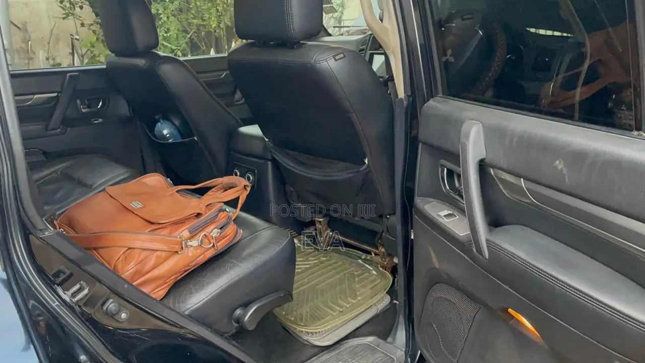 Mitsubishi Pajero 2009 Black