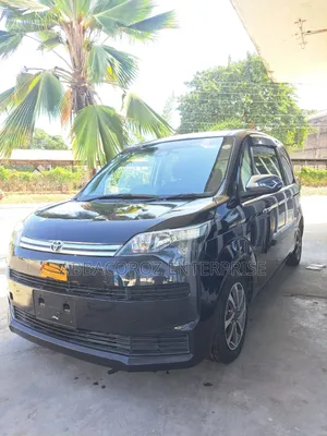 Toyota Spade 2018 Purple